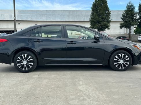 Used 2021 Toyota Corolla LE FWD image 9