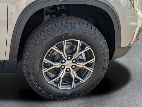 New 2026 GMC Acadia AT4 w/ LPO, Floor Liner Package AWD/4WD image 36