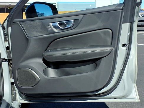 Used 2025 Volvo S60 B5 Core image 22