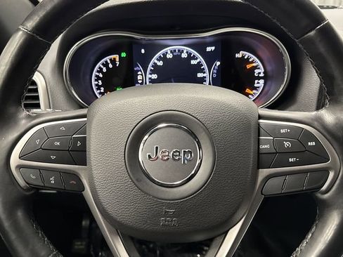 Used 2022 Jeep Grand Cherokee Limited image 17