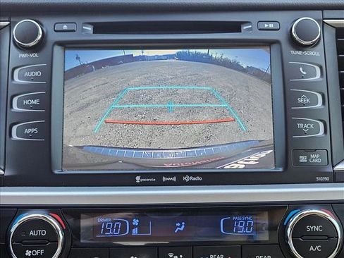 Used 2019 Toyota Highlander XLE image 16