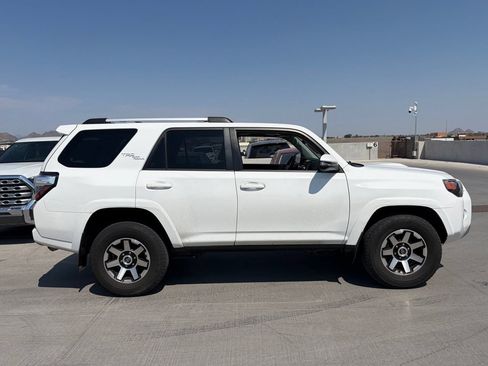 Used 2018 Toyota 4Runner TRD Off-Road Premium AWD/4WD image 3