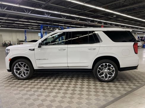 Used 2021 GMC Yukon Denali w/ Denali Premium Package image 8
