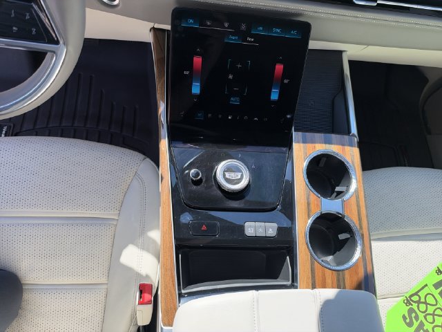 Used 2025 Cadillac Escalade Sport Platinum AWD/4WD image 19