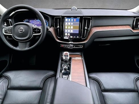 Certified 2023 Volvo XC60 B5 Ultimate image 7