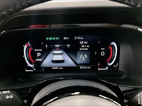 Used 2022 Nissan Pathfinder Platinum AWD/4WD image 29