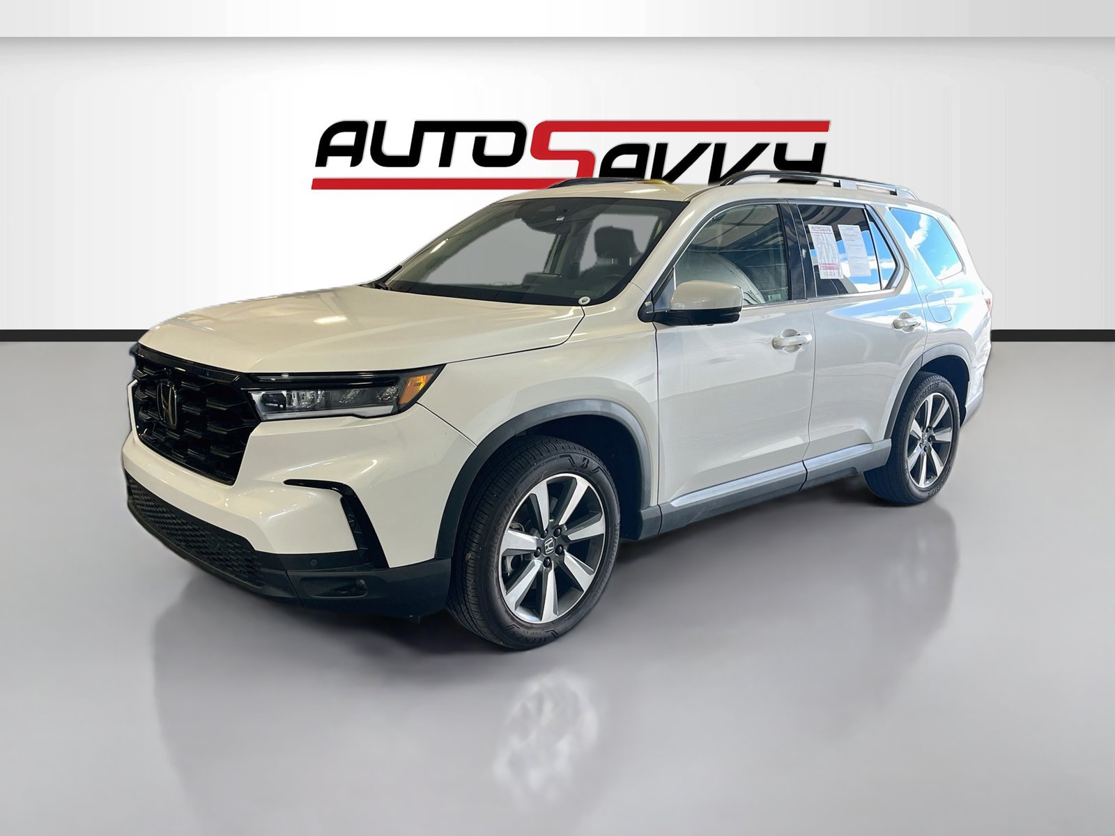 Used 2025 Honda Pilot Elite image 3