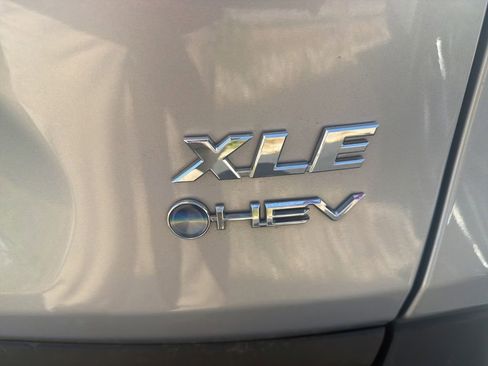 Certified 2025 Toyota RAV4 XLE AWD/4WD image 9