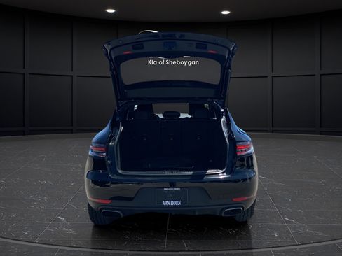 Used 2021 Porsche Macan AWD/4WD image 28