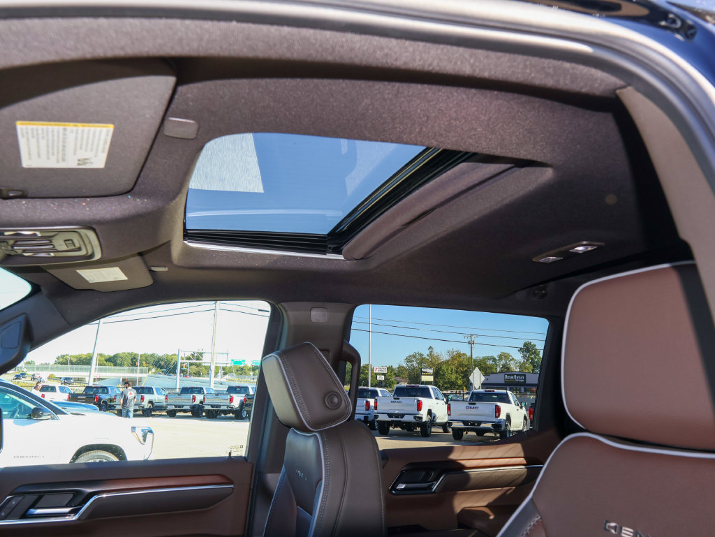 New 2026 GMC Sierra 1500 Denali w/ Denali Reserve Package AWD/4WD image 8