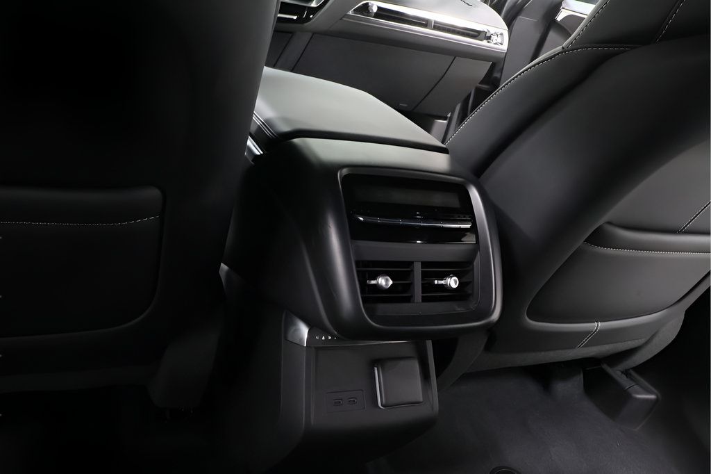Used 2025 Cadillac Lyriq Luxury w/ LPO, Floor Liner Package AWD/4WD image 24