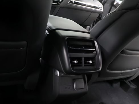 Used 2025 Cadillac Lyriq Luxury w/ LPO, Floor Liner Package AWD/4WD image 24