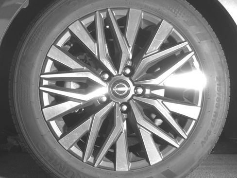 Used 2025 Nissan Altima 2.5 SV FWD image 12