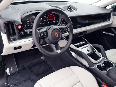 New 2026 Porsche Cayenne Coupe AWD/4WD image 4