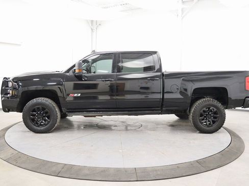 Used 2018 Chevrolet Silverado 2500 LTZ w/ Duramax Plus Package AWD/4WD image 4