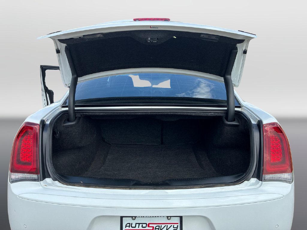 Used 2022 Chrysler 300 Touring L AWD/4WD image 18
