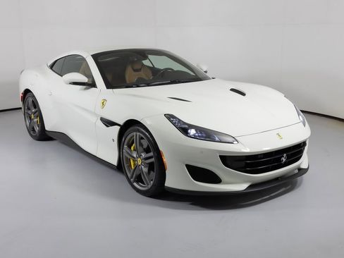 Used 2019 Ferrari Portofino image 7
