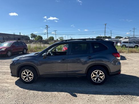 Used 2023 Subaru Forester Premium AWD/4WD image 12