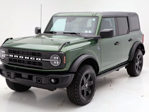 Used 2024 Ford Bronco Black Diamond AWD/4WD image 2