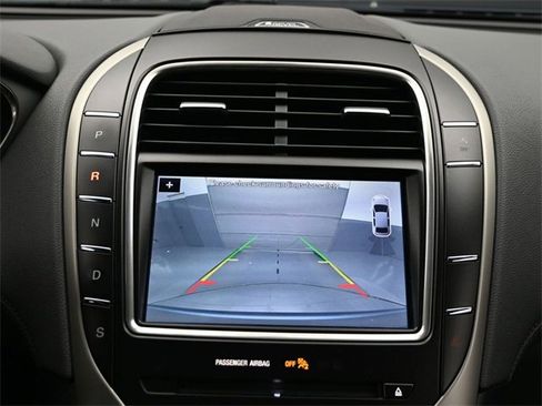 Used 2019 Lincoln Nautilus Reserve image 17