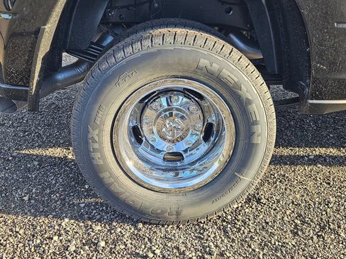 New 2026 RAM 3500 Tradesman AWD/4WD image 9