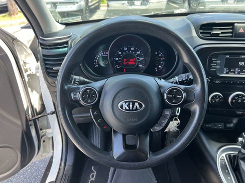 Used 2017 Kia Soul FWD image 18