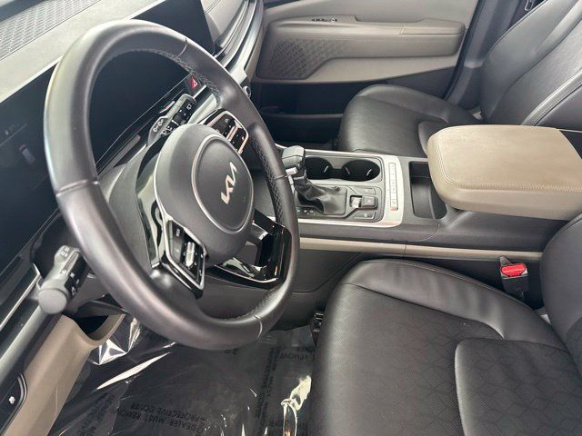 Certified 2025 Kia Carnival FWD image 22