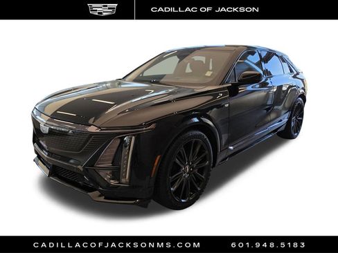 New 2026 Cadillac Lyriq V image 2