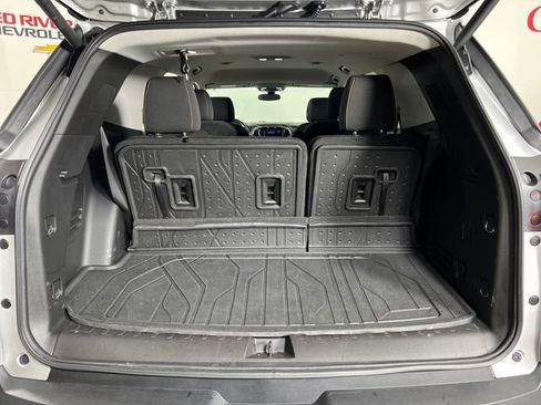 Used 2021 Chevrolet Traverse LT image 24