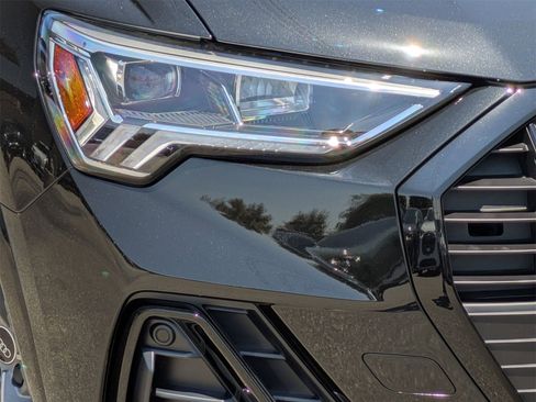 New 2025 Audi Q3 2.0T Premium image 16