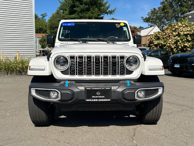 Used 2024 Jeep Wrangler Unlimited Sahara w/ Technology Group AWD/4WD image 7