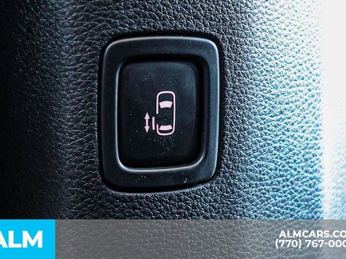Used 2025 Kia Carnival FWD image 55