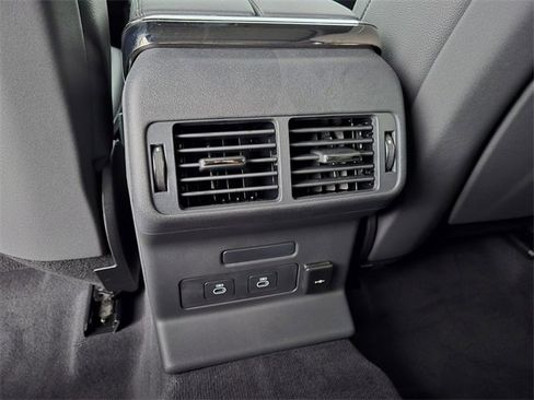 New 2026 Land Rover Range Rover Velar Dynamic SE image 13