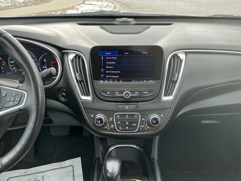 Used 2022 Chevrolet Malibu Premier image 28