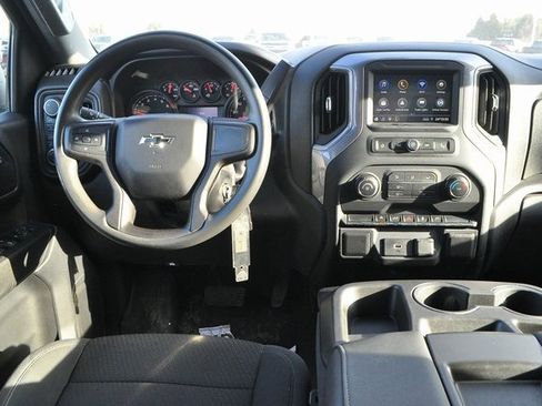 Used 2020 Chevrolet Silverado 1500 Custom w/ Custom Value Package image 17