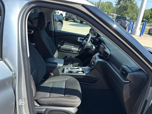 Used 2023 Ford Explorer XLT image 18