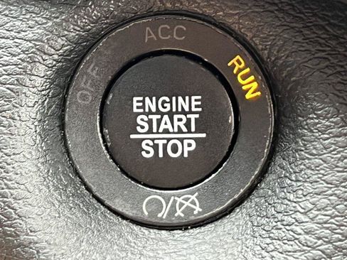 Used 2019 Jeep Cherokee Limited w/ Trailer Tow Group AWD/4WD image 28
