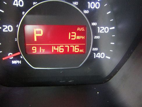 Used 2016 Kia Soul + FWD image 9