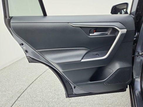 Used 2019 Toyota RAV4 XLE w/ Convenience Package AWD/4WD image 28