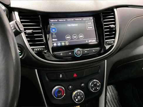 Used 2019 Chevrolet Trax LT w/ Driver Confidence Package image 10