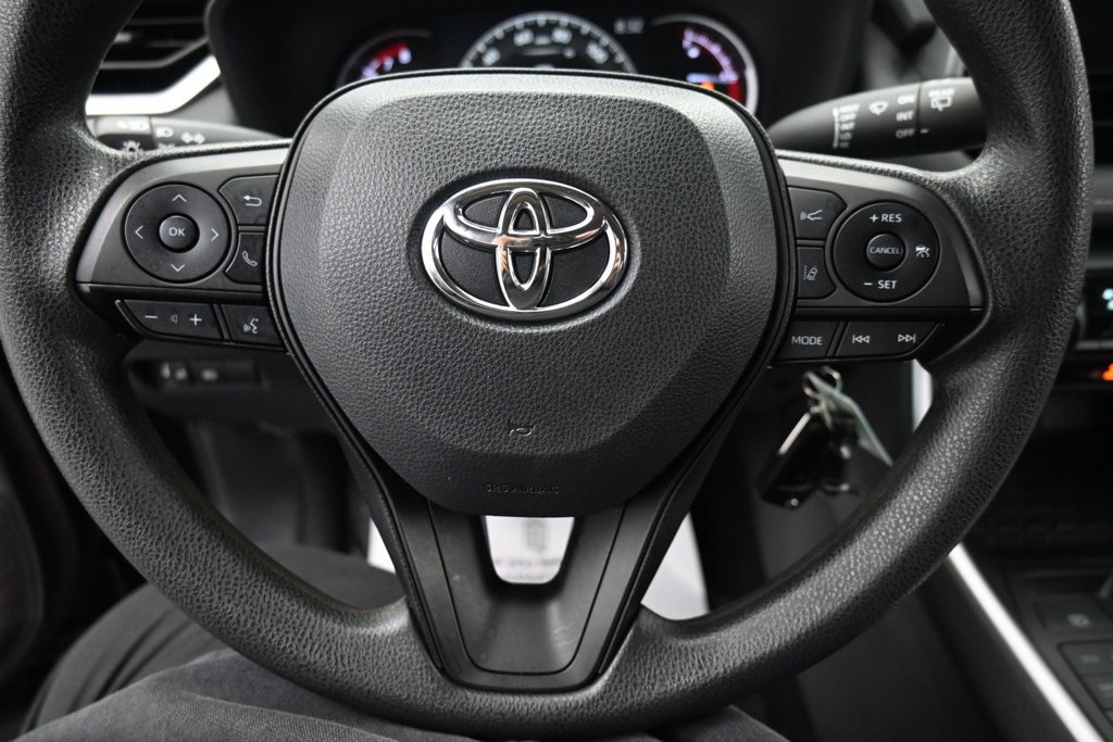 Used 2023 Toyota RAV4 LE AWD/4WD image 20