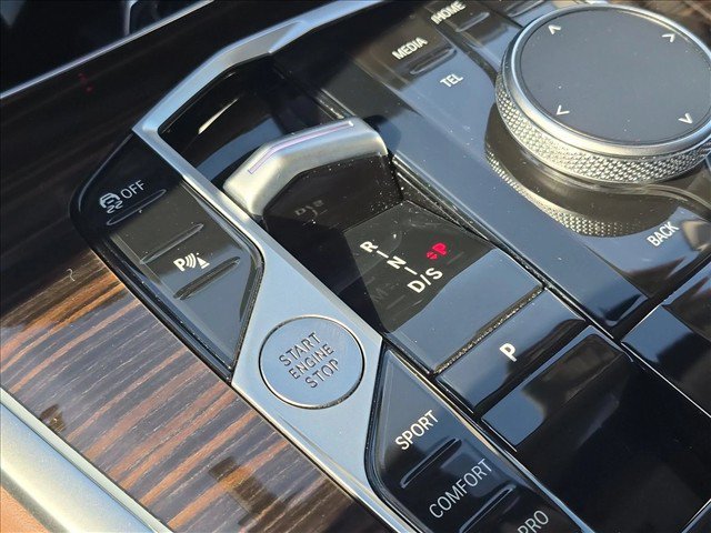 Used 2026 BMW X7 xDrive40i w/ Premium Package AWD/4WD image 13