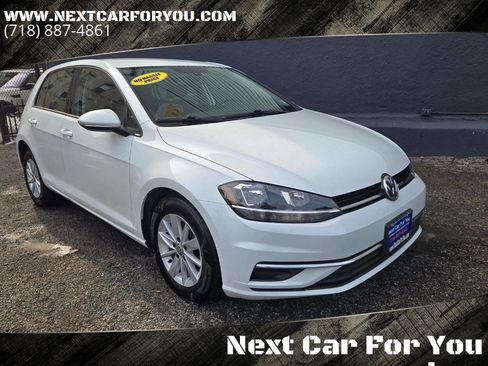 Used 2018 Volkswagen Golf S image 4