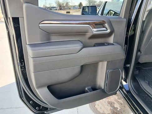 New 2026 GMC Sierra 1500 SLE image 13