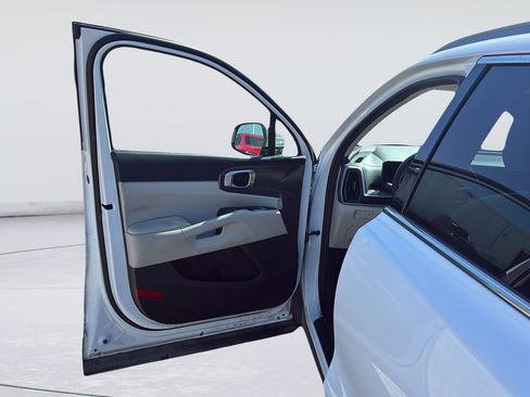 Used 2025 Kia Sorento S FWD image 20
