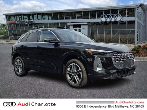 Used 2025 Audi Q5 Premium w/ Convenience Package AWD/4WD image 1