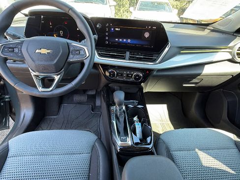 Used 2025 Chevrolet Trax LT w/ Driver Confidence Package FWD image 18