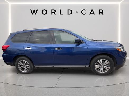Used 2020 Nissan Pathfinder SL AWD/4WD image 2