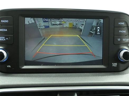 Used 2019 Hyundai Santa Fe SE image 16