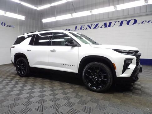 Used 2025 Chevrolet Traverse RS w/ LPO, Floor Liner Package AWD/4WD image 3